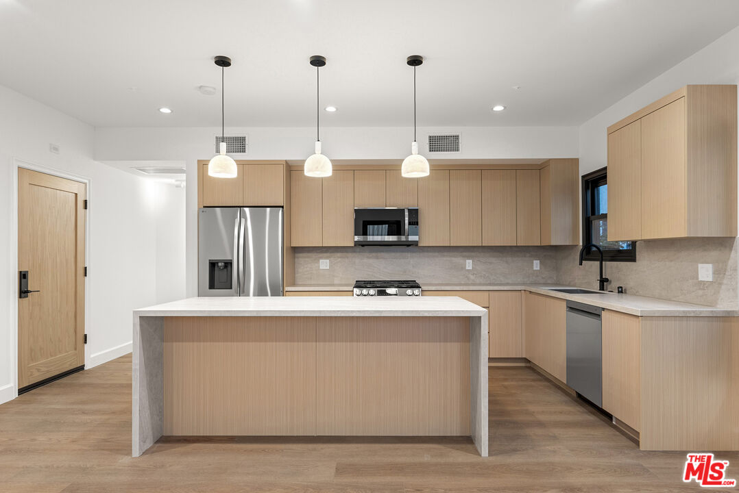 132 S Oakhurst Dr Unit: 4