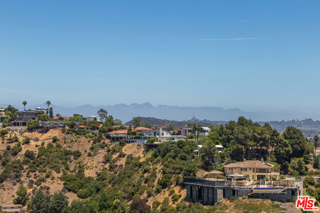 1260 Linda Flora Dr