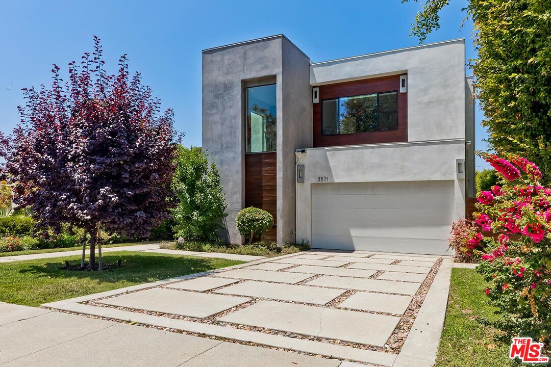 3571 Colonial Ave