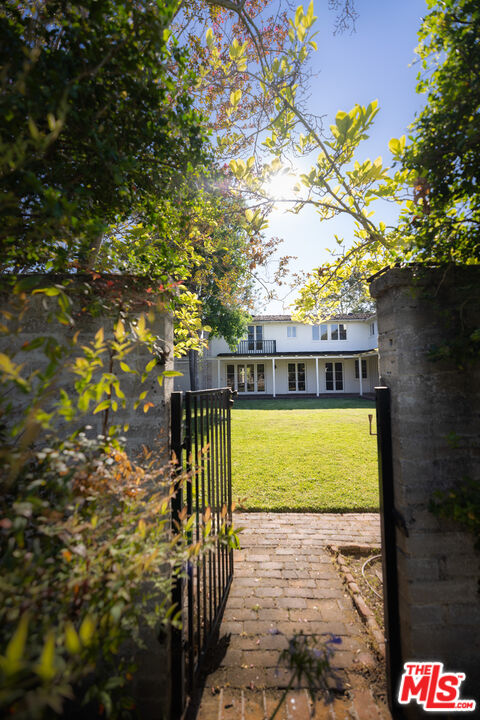642 Chaucer Rd