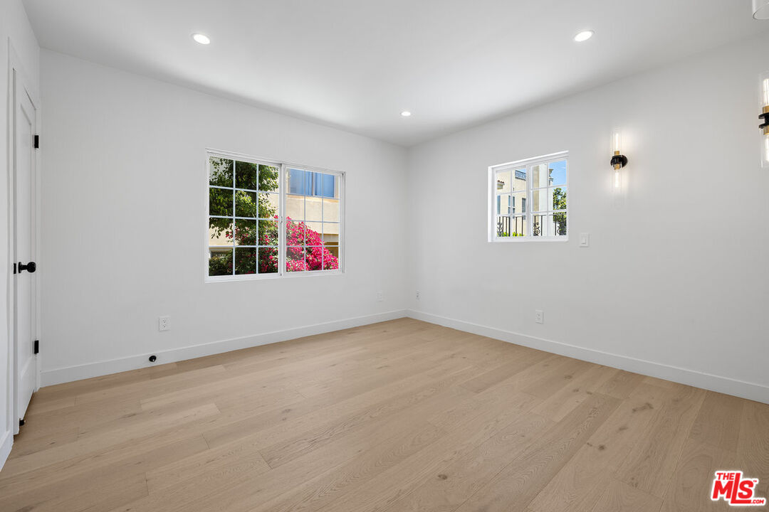 839 Westmount Dr