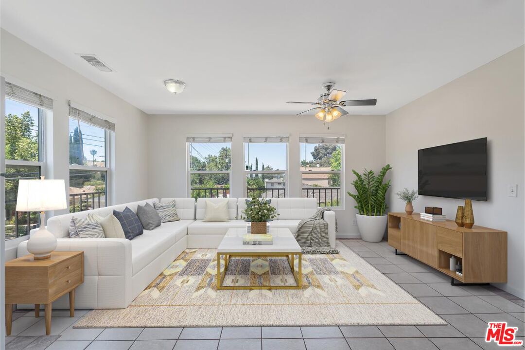 4821 Topanga Canyon Blvd