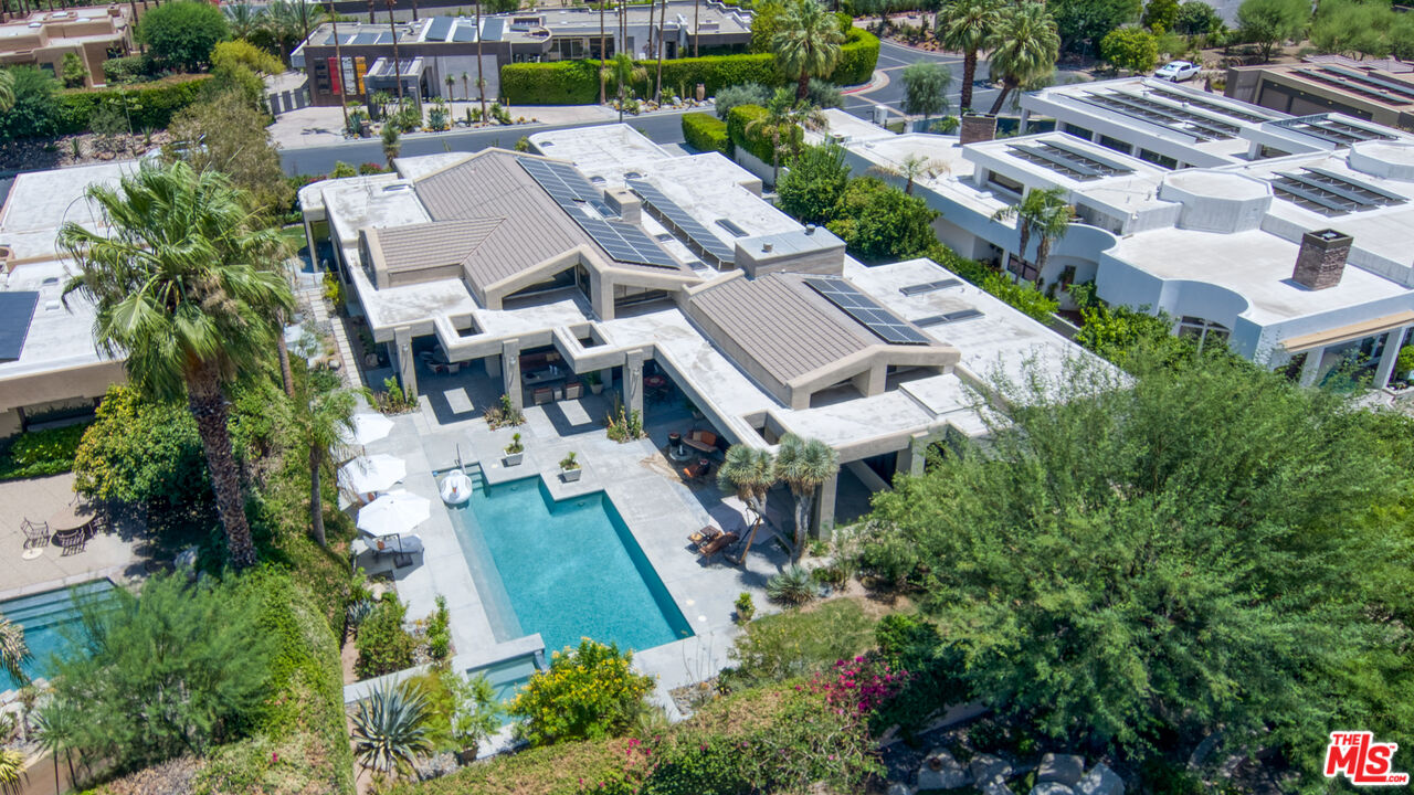 6 Rocky Ln