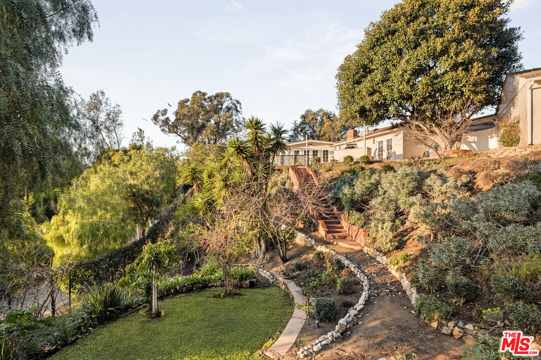 12417 Mulholland Dr
