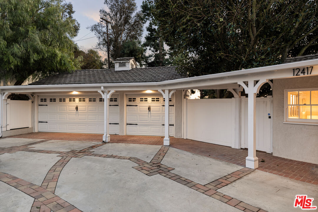 12417 Mulholland Dr