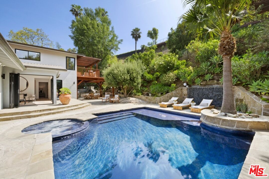 2716 Laurel Pass
