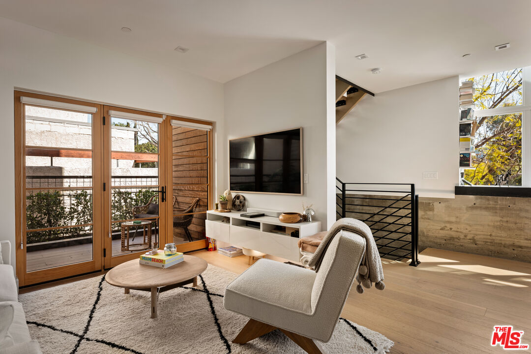 1033 N Vista St Unit: D
