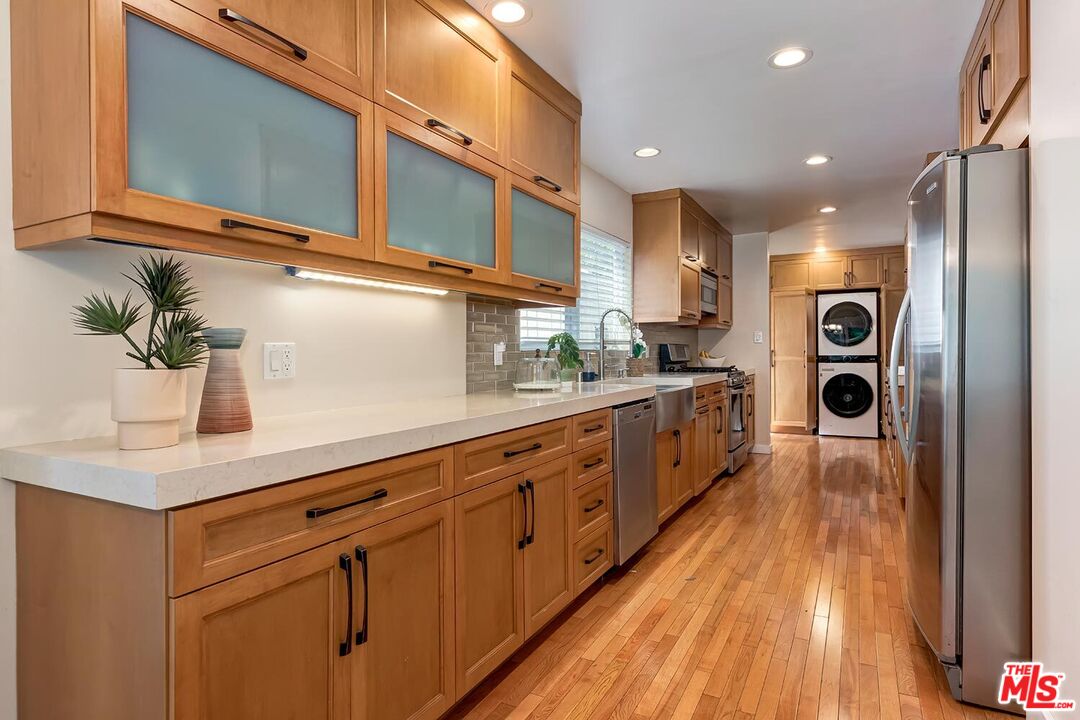 2700 Anchor Ave