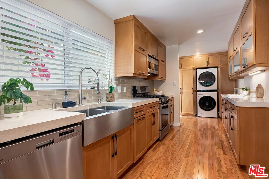 2700 Anchor Ave