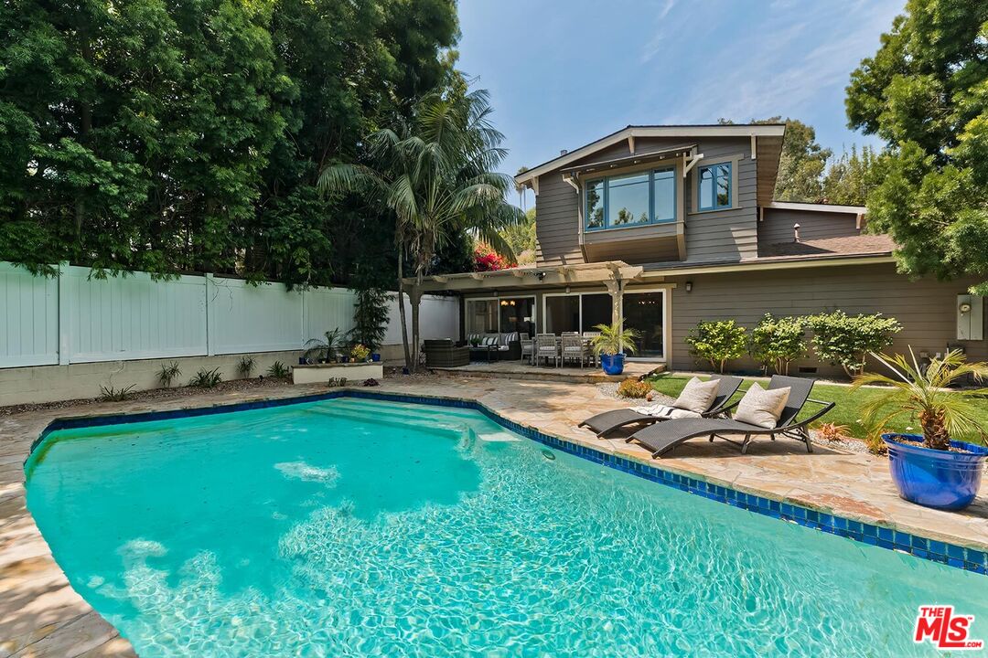 2700 Anchor Ave