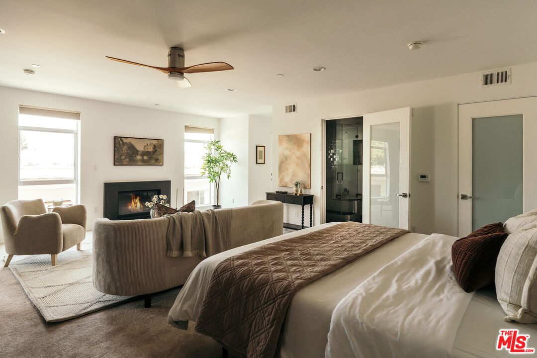 8703 W Knoll Dr Unit: 301