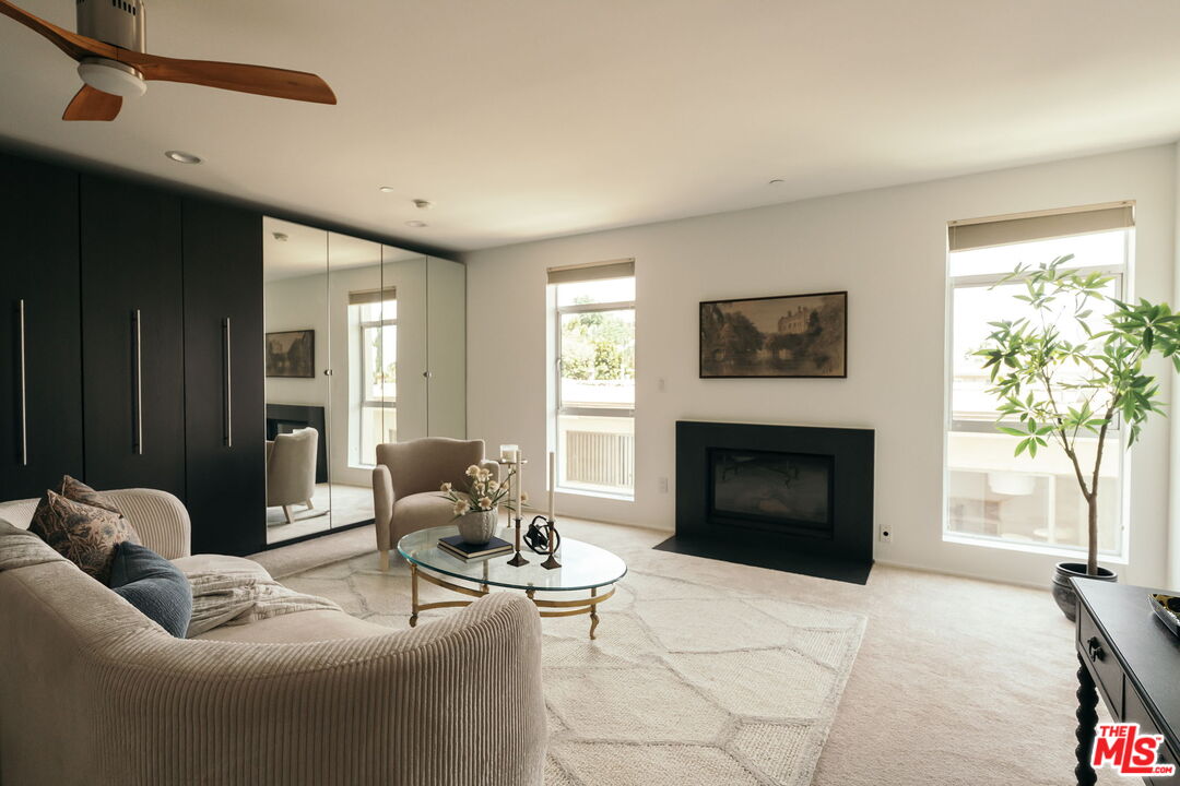 8703 W Knoll Dr Unit: 301