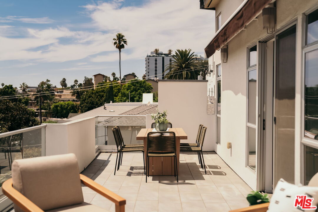 8703 W Knoll Dr Unit: 301
