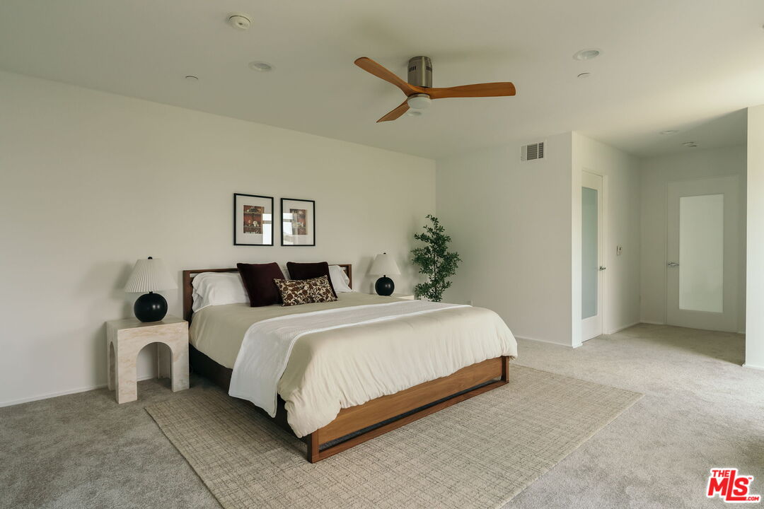 8703 W Knoll Dr Unit: 301