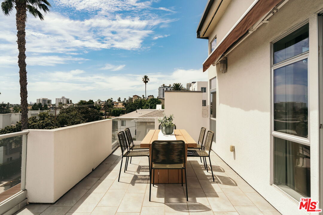 8703 W Knoll Dr Unit: 301