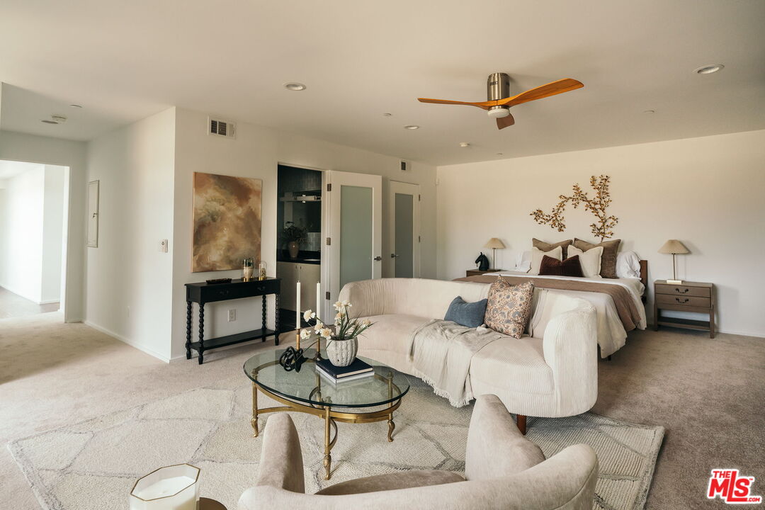 8703 W Knoll Dr Unit: 301