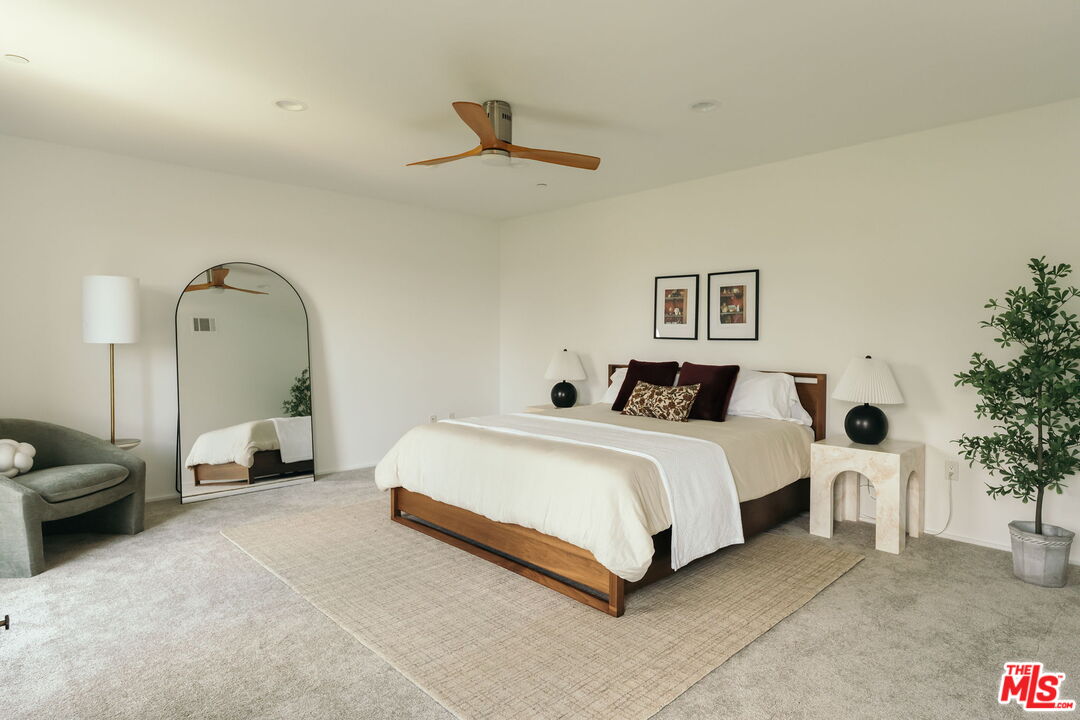 8703 W Knoll Dr Unit: 301