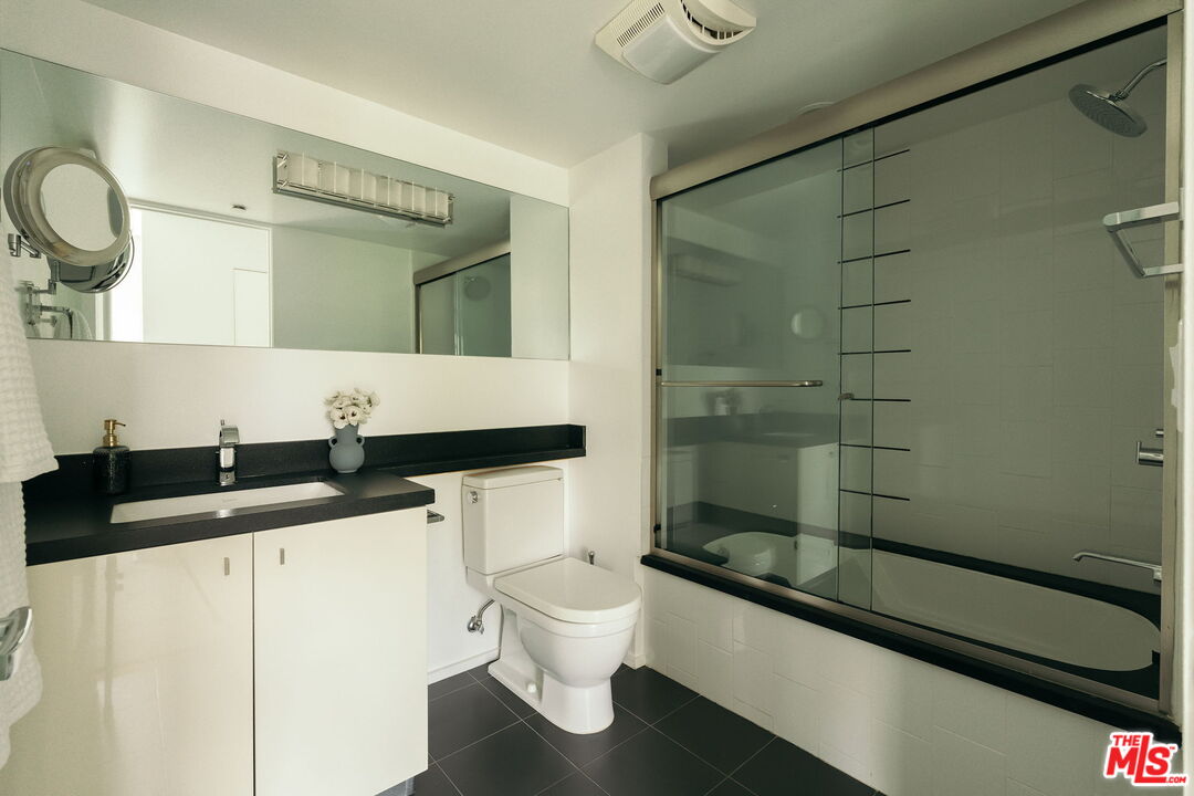 8703 W Knoll Dr Unit: 301