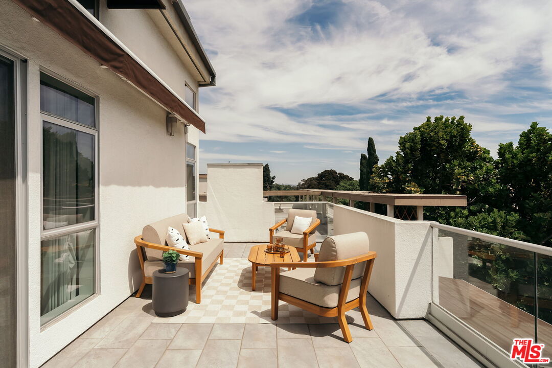 8703 W Knoll Dr Unit: 301