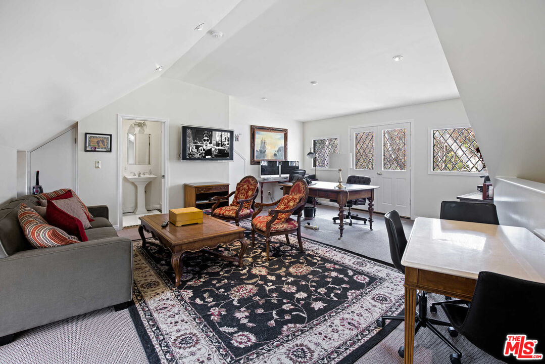 11247 BRIARCLIFF LN