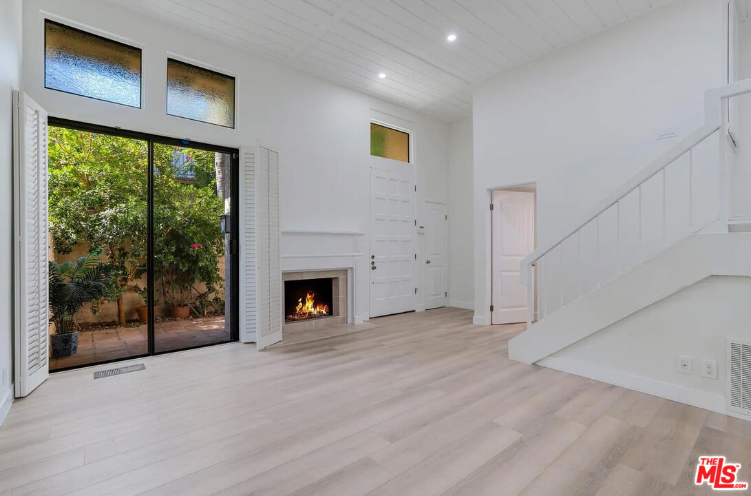 23471 Park Sorrento