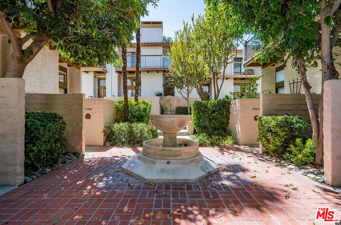 23471 Park Sorrento