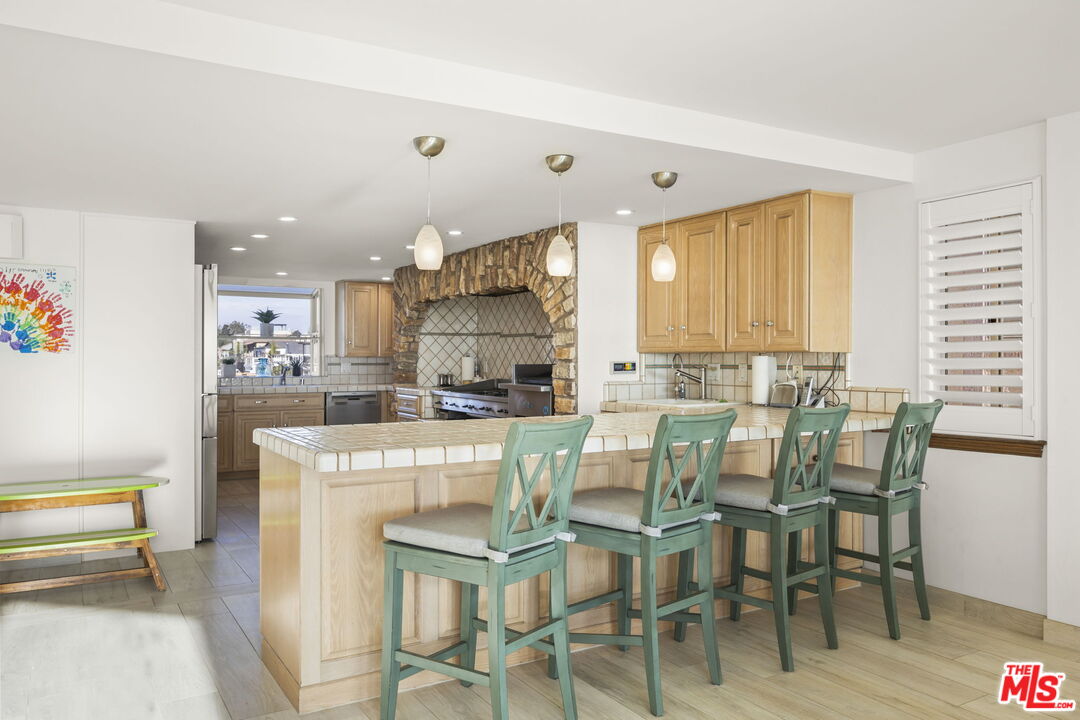 1005 Ocean Dr