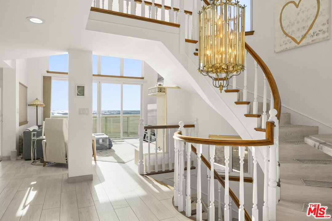 1005 Ocean Dr