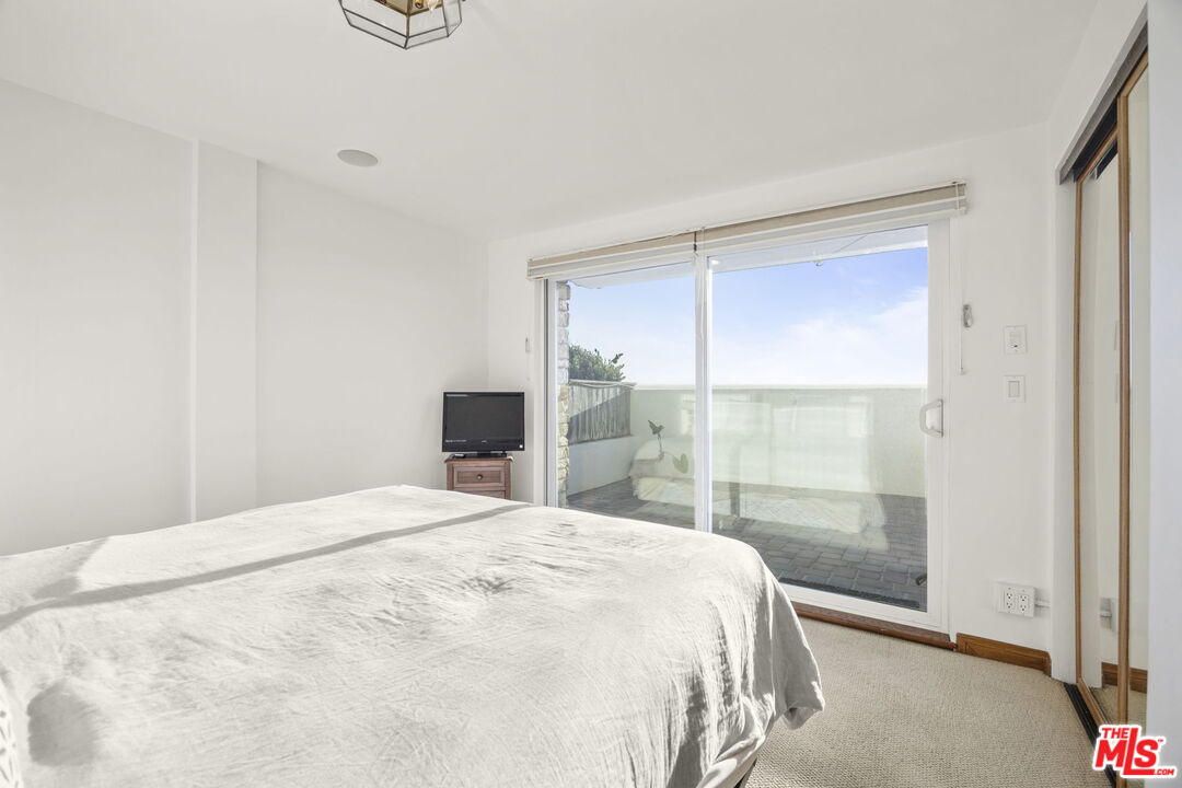 1005 Ocean Dr