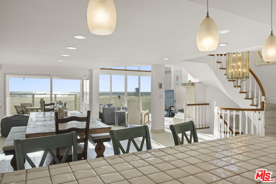 1005 Ocean Dr