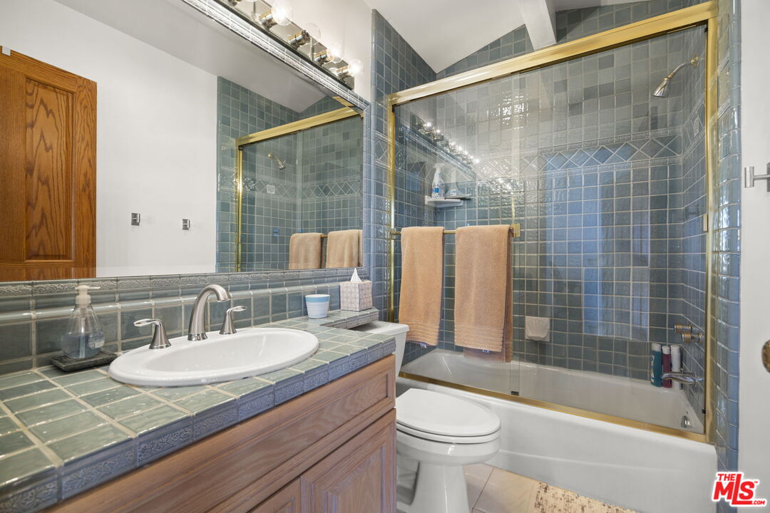 1005 Ocean Dr