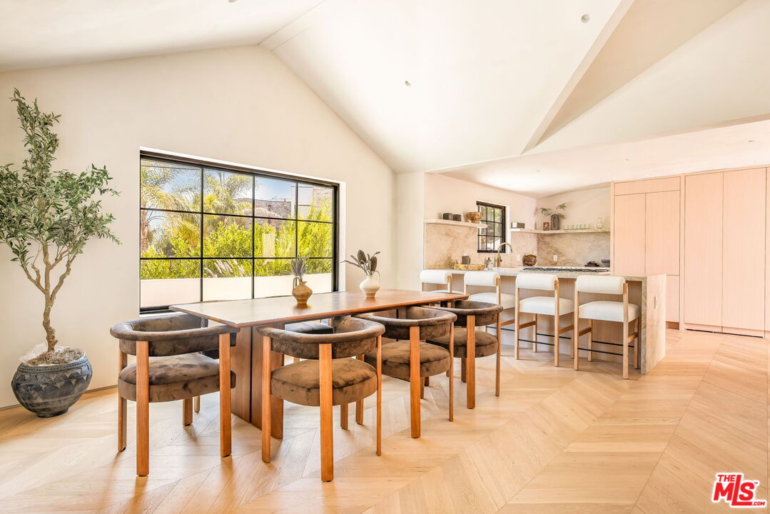 8353 Sunset View Dr