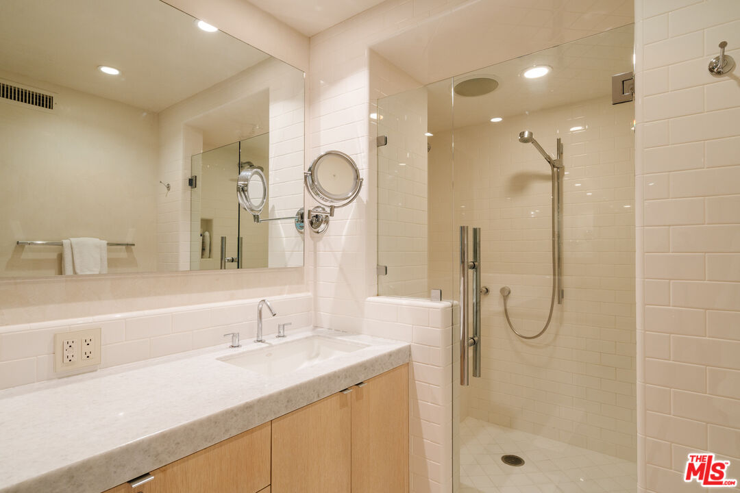 9255 Doheny Rd Unit: 2603