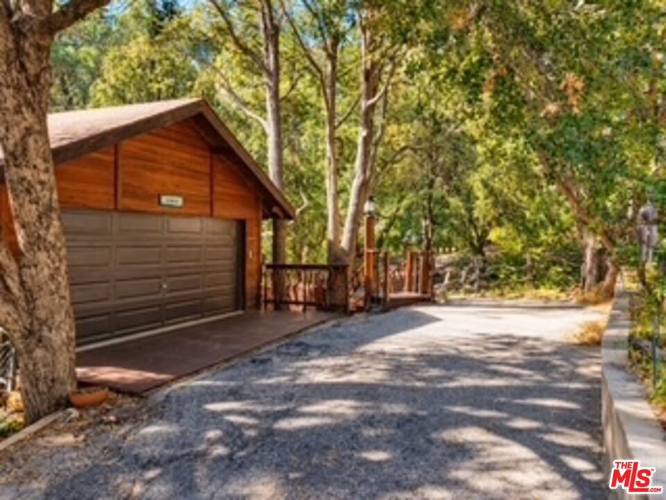 25033 Cascade Dr