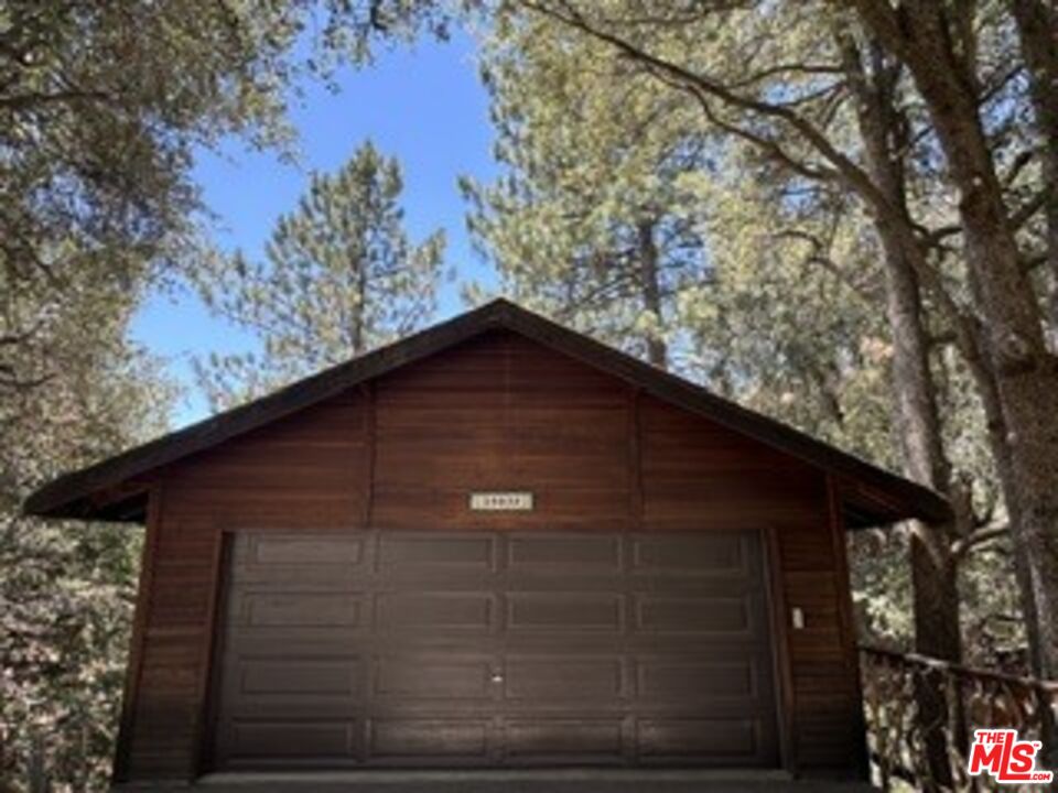 25033 Cascade Dr