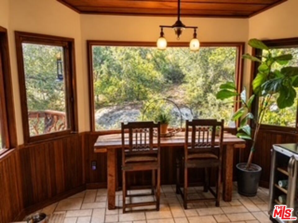 25033 Cascade Dr