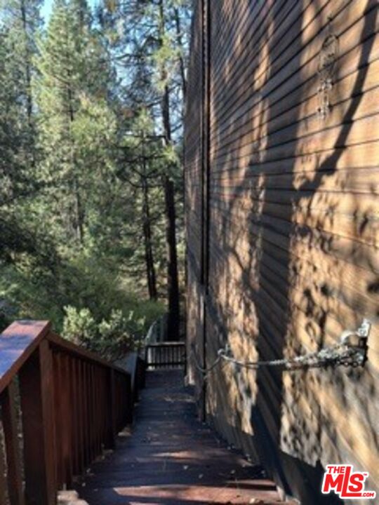 25033 Cascade Dr