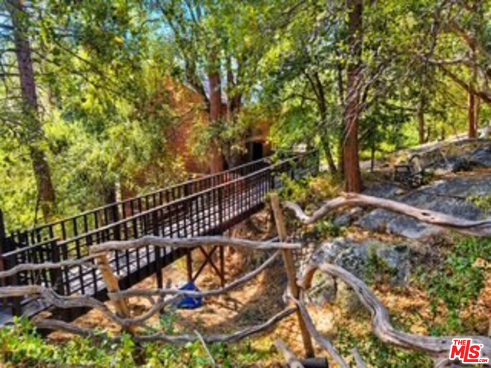25033 Cascade Dr