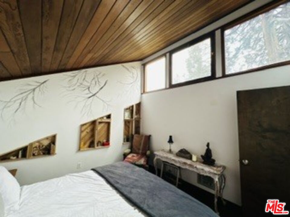 25033 Cascade Dr