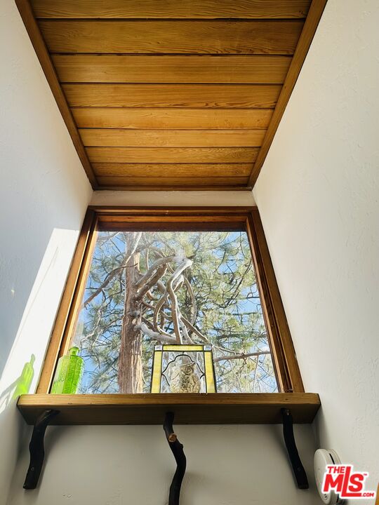 25033 Cascade Dr