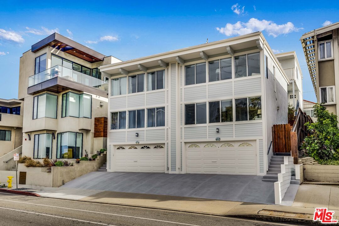 460 Rosecrans Ave