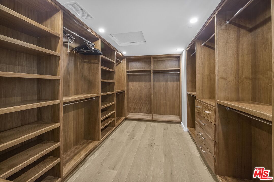 141 Hollister Ave