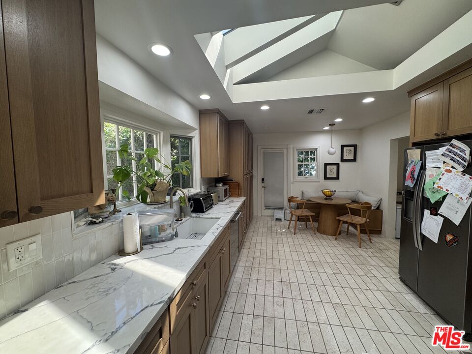 1348 Londonderry Pl