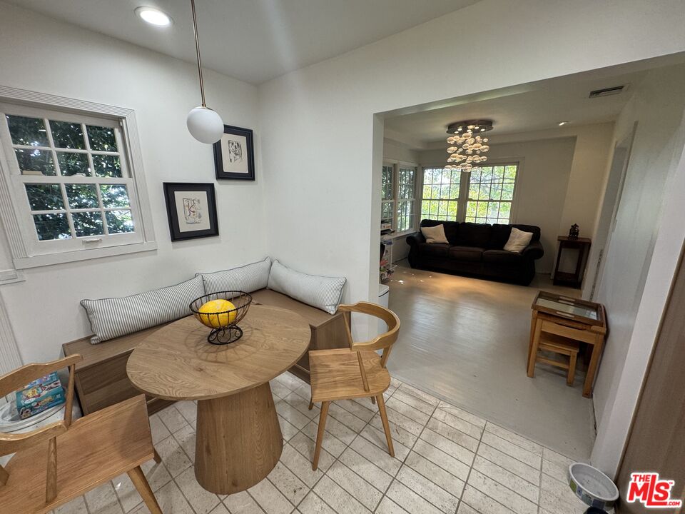 1348 Londonderry Pl