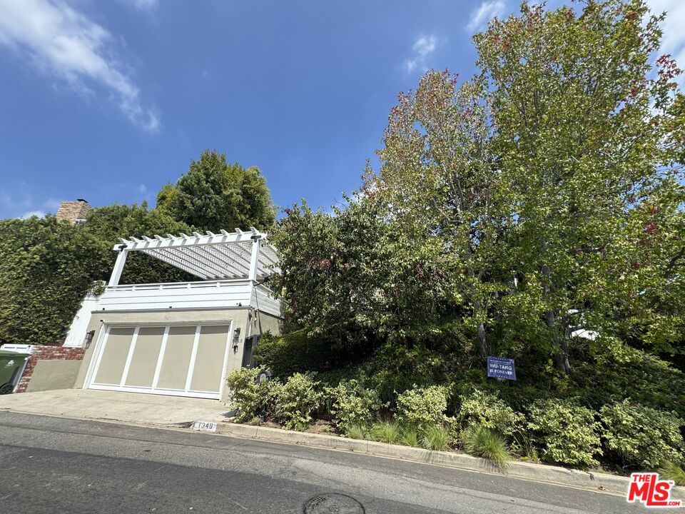 1348 Londonderry Pl