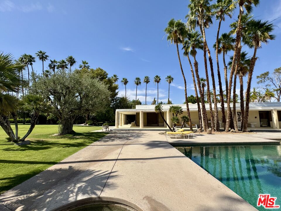 71017 Fairway Dr