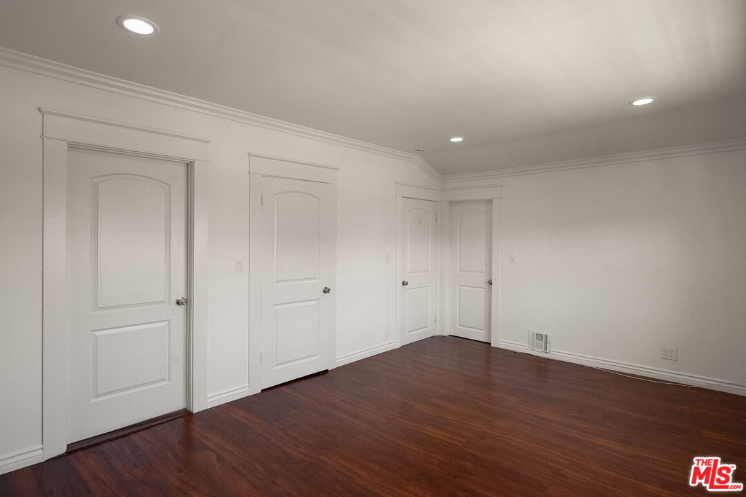 251 S Ardmore Ave