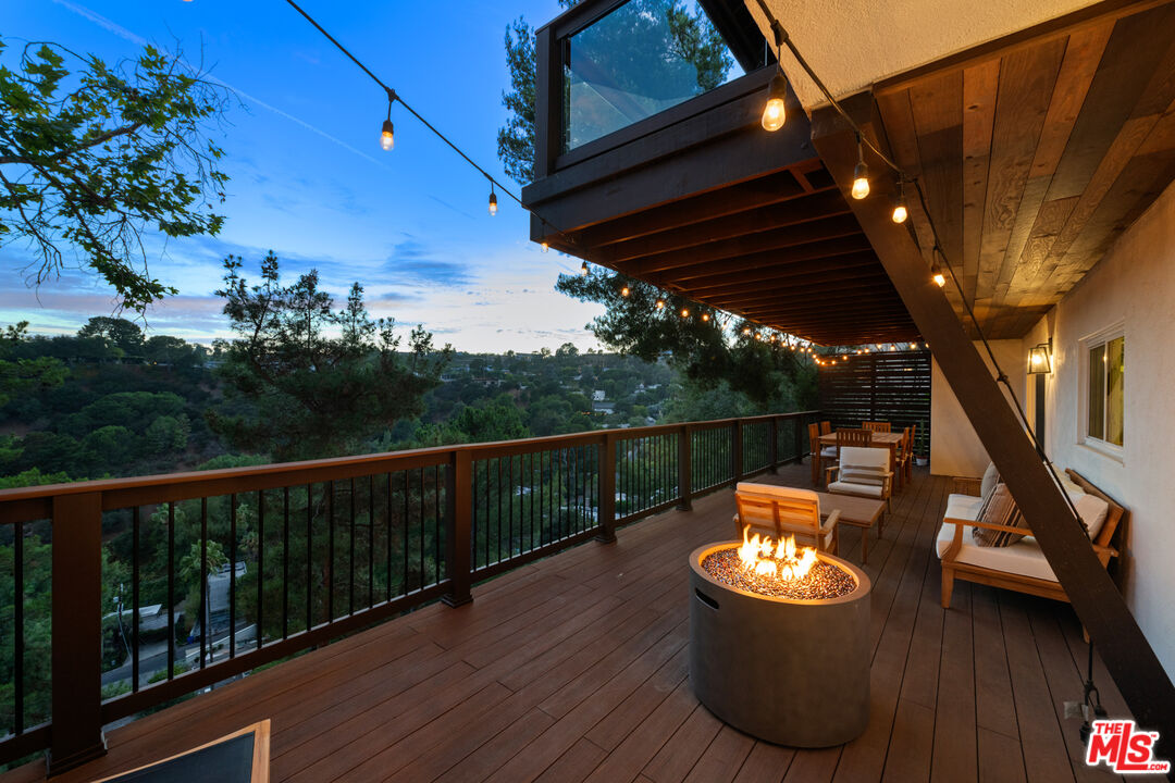 8579 Skyline Dr