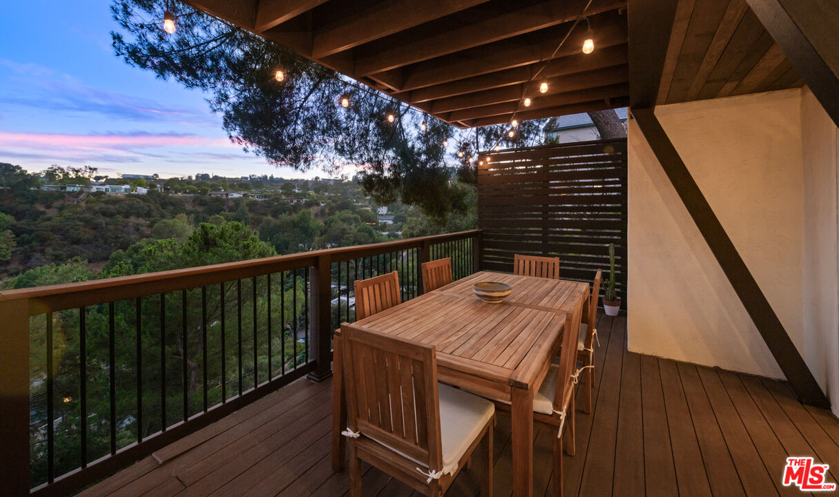 8579 Skyline Dr