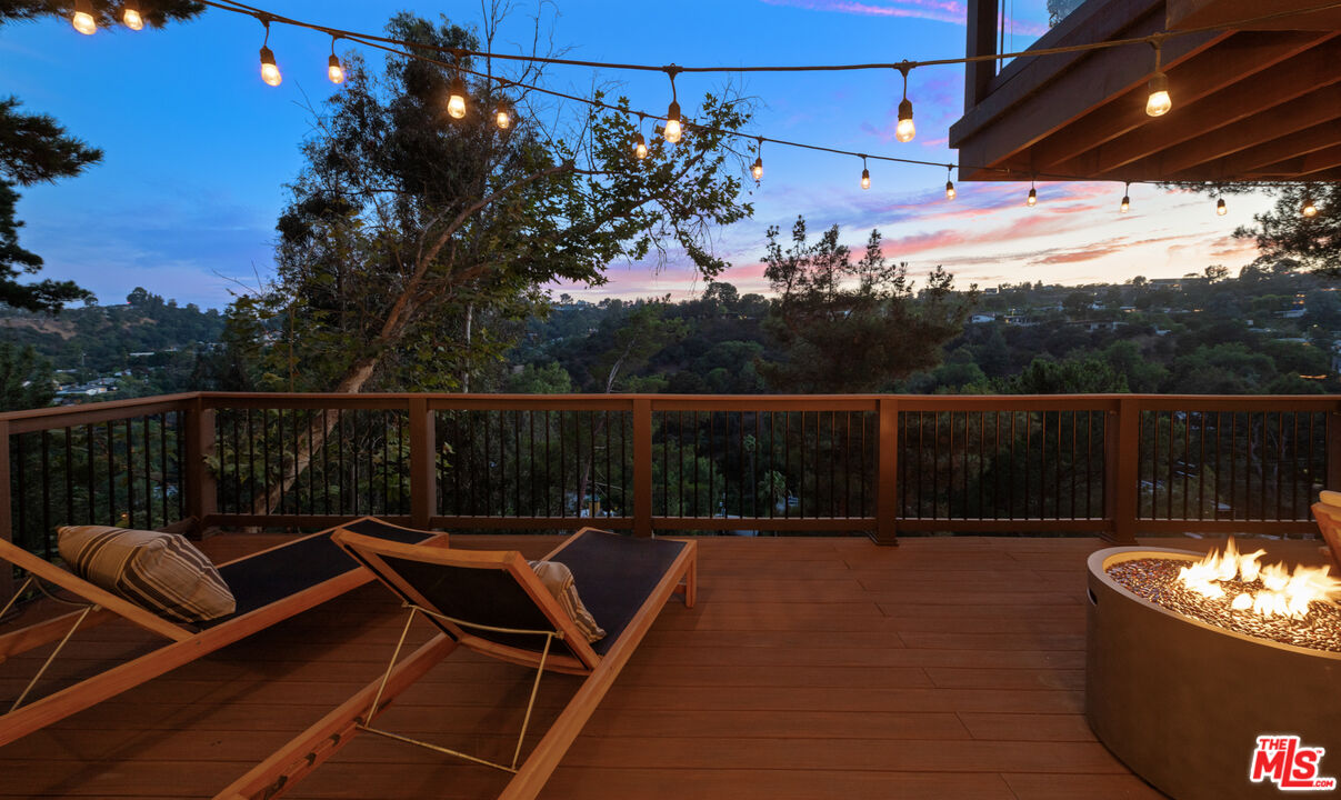 8579 Skyline Dr
